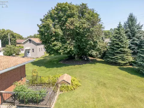 Exterior - 347 Hidden Beach Rd, Marblehead, OH 43440 photo 11 of 12