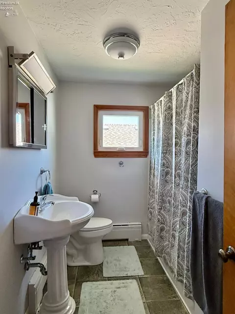 Bath - 347 Hidden Beach Rd, Marblehead, OH 43440 photo 1 of 1