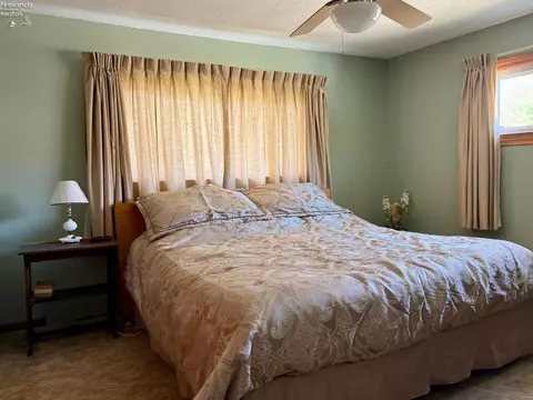 Bedroom - 347 Hidden Beach Rd, Marblehead, OH 43440 photo 1 of 5