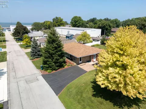 View/Area - 347 Hidden Beach Rd, Marblehead, OH 43440 photo 2 of 12