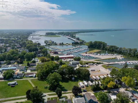 View/Area - 347 Hidden Beach Rd, Marblehead, OH 43440 photo 10 of 12