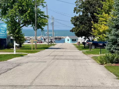View/Area - 347 Hidden Beach Rd, Marblehead, OH 43440 photo 1 of 12