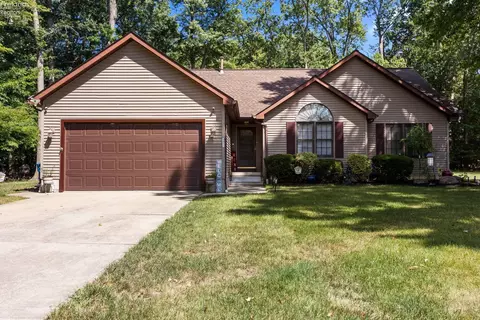 5107 Edgewood Dr, Lorain, OH 44053