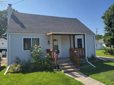 820 Monroe St, Port Clinton, OH 43452
