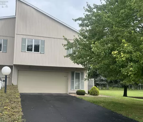 64 River Run Dr #J, Fremont, OH 43420