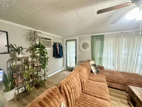 34 Pitt St, Norwalk, OH 44857 photo 6