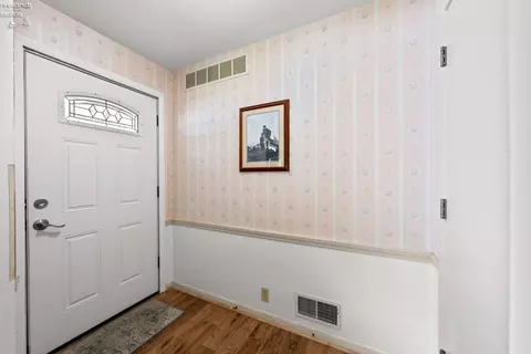 Entry Way - 344 Yale, Elyria, OH 44035 photo 1 of 5
