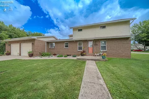 1420 Center St, Fremont, OH 43420