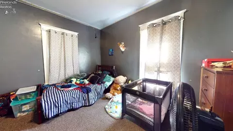 Bedroom - 627 Dale Ave, Willard, OH 44890 photo 2 of 3