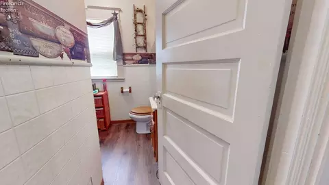Bath - 627 Dale Ave, Willard, OH 44890 photo 1 of 2