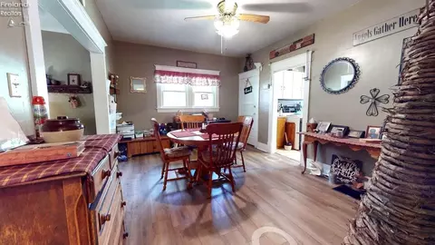 Dining - 627 Dale Ave, Willard, OH 44890 photo 3 of 4
