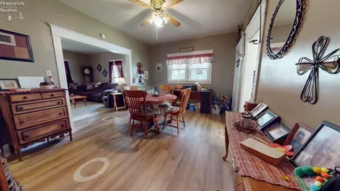 Dining - 627 Dale Ave, Willard, OH 44890 photo 2 of 4
