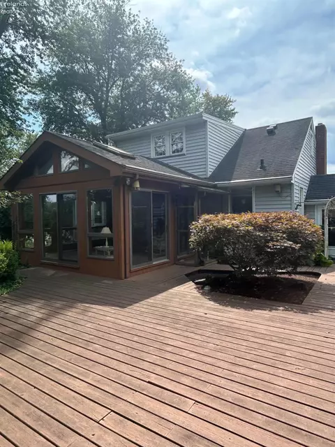 Exterior - 811 Berlin Rd, Huron, OH 44839 photo 3 of 6