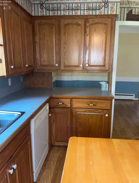 Kitchen - 811 Berlin Rd, Huron, OH 44839 photo 2 of 3