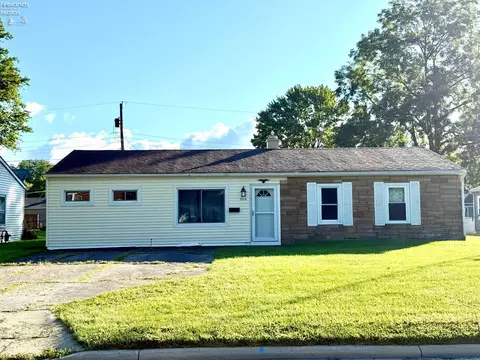 5014 Hartford Ave, Sandusky, OH 44870