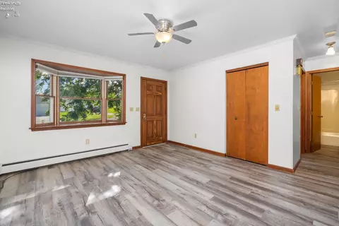 718 Vine Ave, Marblehead, OH 43440 photo 3