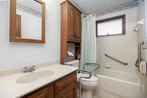 718 Vine Ave, Marblehead, OH 43440 photo 34