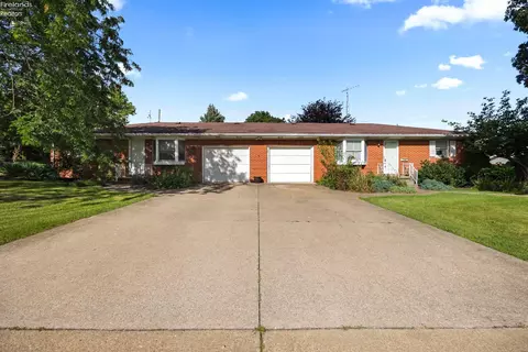 718 Vine Ave, Marblehead, OH 43440 photo 2