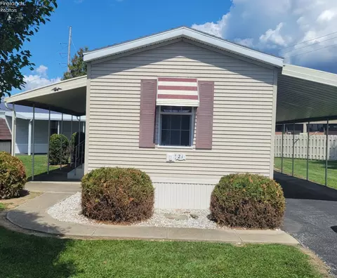 1600 Cedar St #21, Fremont, OH 43420