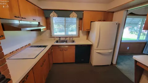 Kitchen - 9519 Wikel Rd, Huron, OH 44839 photo 1 of 1