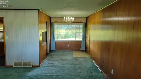 Living - 9519 Wikel Rd, Huron, OH 44839 photo 2 of 2