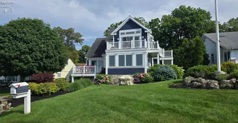 4748 E Cliff Rd, Port Clinton, OH 43452