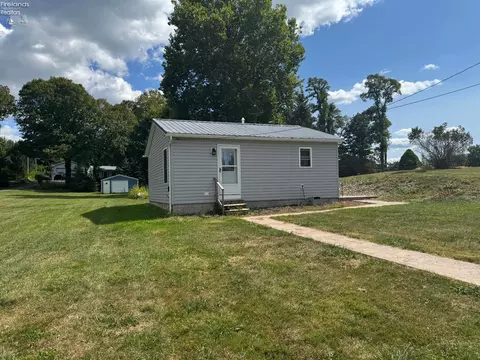 1180 Peru Hollow Rd, Norwalk, OH 44857