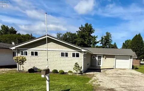 301 Gumwood Rd, Huron, OH 44839