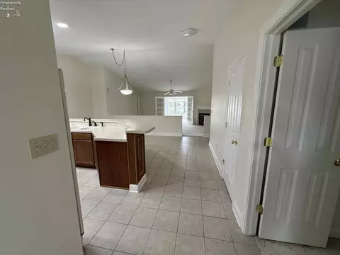1701 Paige Ct, Huron, OH 44839 photo 2