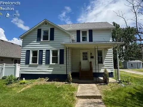 413 Adams St, Port Clinton, OH 43452
