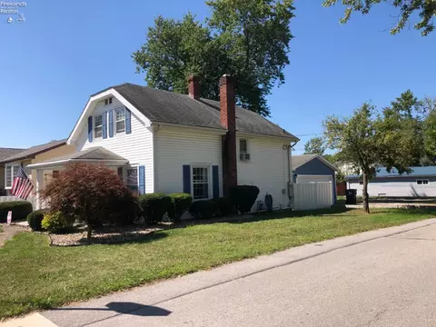 Exterior - 702 Euclid, Willard, OH 44890 photo 3 of 4