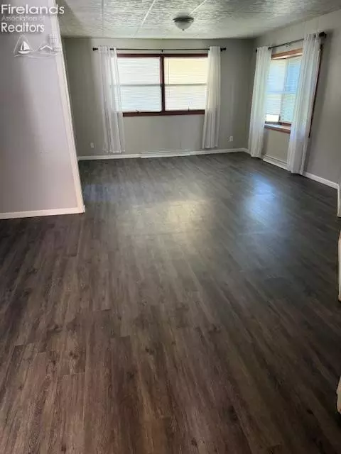 Living - 21 Maple, Norwalk, OH 44857 photo 1 of 2