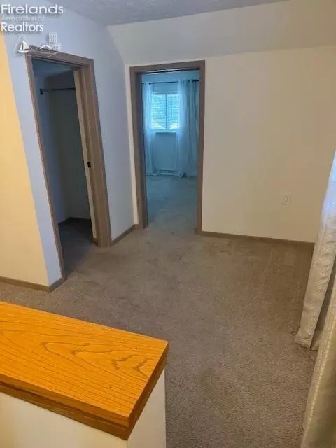 Entry Way - 21 Maple, Norwalk, OH 44857 photo 2 of 3