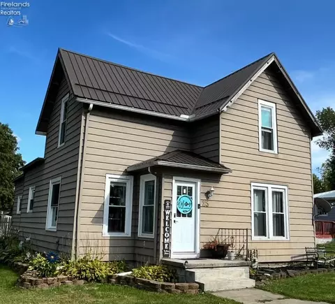 25 Jefferson St, Bloomville, OH 44818