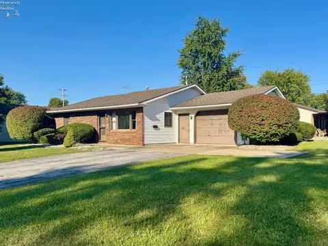 814 N 5th St, Fremont, OH 43420