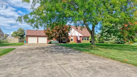 817 W Bogart Rd, Sandusky, OH 44870