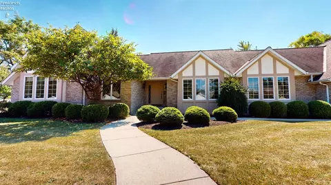 Exterior - 607 Linden Ln, Willard, OH 44890 photo 4 of 11