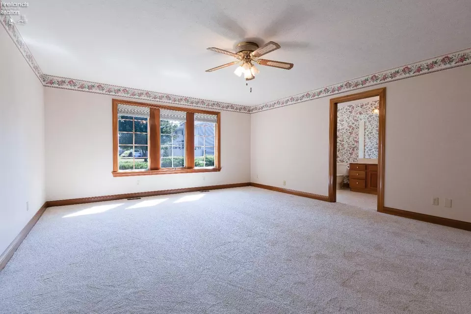 Bedroom - 607 Linden Ln, Willard, OH 44890 photo 1 of 5