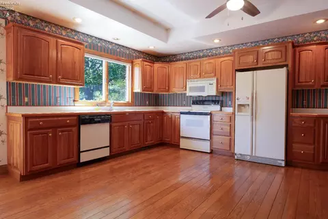 Kitchen - 607 Linden Ln, Willard, OH 44890 photo 1 of 3