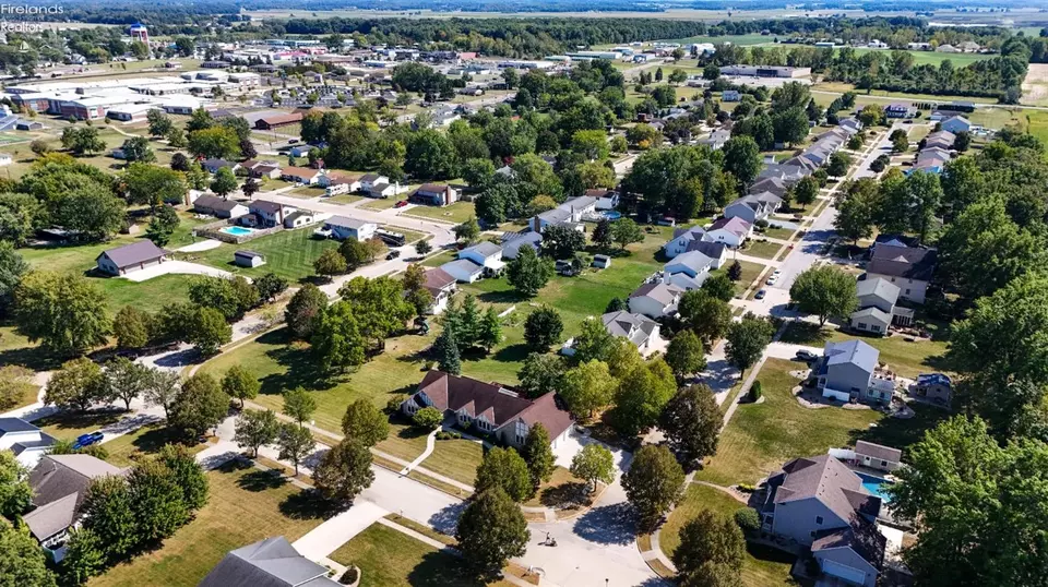 View/Area - 607 Linden Ln, Willard, OH 44890 photo 2 of 11