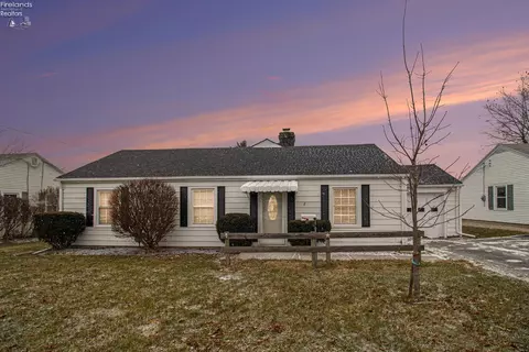 720 Kilbourne St, Bellevue, OH 44811