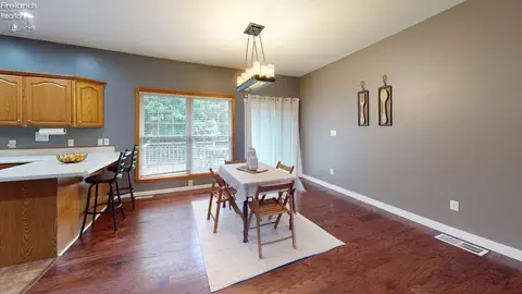 Dining - 660 Tanglewood Trl, Willard, OH 44890 photo 2 of 3