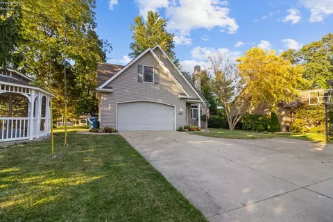 Exterior - 1135 E Cleveland Rd, Huron, OH 44839 photo 11 of 13
