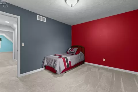 Bedroom - 1135 E Cleveland Rd, Huron, OH 44839 photo 9 of 11