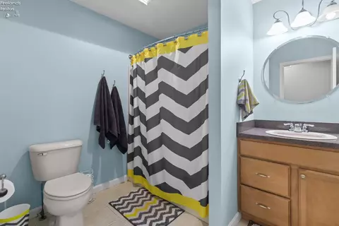 Bath - 1135 E Cleveland Rd, Huron, OH 44839 photo 3 of 6