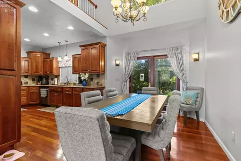 Dining - 1135 E Cleveland Rd, Huron, OH 44839 photo 3 of 4