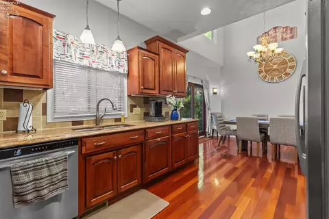 Kitchen - 1135 E Cleveland Rd, Huron, OH 44839 photo 5 of 5