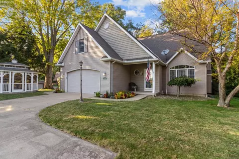 Exterior - 1135 E Cleveland Rd, Huron, OH 44839 photo 2 of 13