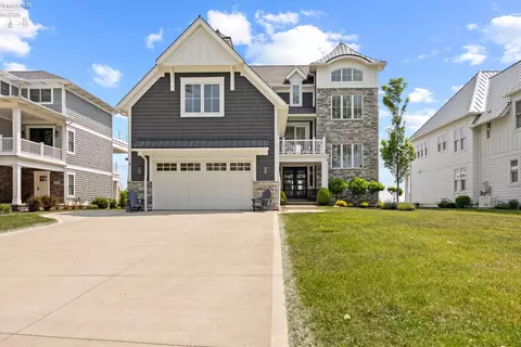 377 Lakewood Dr, Lakeside, OH 43440