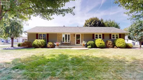 1818 Finley Dr, Fremont, OH 43420